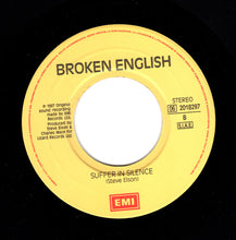 Carica l'immagine nel visualizzatore di Gallery, Broken English : Comin' On Strong (7", Single)