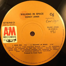 Carica l'immagine nel visualizzatore di Gallery, Quincy Jones : Walking In Space (LP, Album, RE)