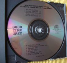 Carica l'immagine nel visualizzatore di Gallery, Bob Scobey's Frisco Band With Vocals By Clancy Hayes : Scobey & Clancy Raid The Juke Box (CD, Album, Mono, RE, RM)