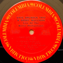 Carica l'immagine nel visualizzatore di Gallery, The Dave Brubeck Trio Featuring Gerry Mulligan : Live At The Berlin Philharmonic (LP, Pit)