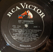 Carica l'immagine nel visualizzatore di Gallery, "Fats" Waller And His Rhythm* : Ain't Misbehavin' (LP, Comp, Mono, RP, Mon)