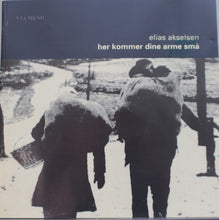 Carica l'immagine nel visualizzatore di Gallery, Elias Akselsen : Her Kommer Dine Arme Små (CD, Album)