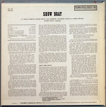 Carica l'immagine nel visualizzatore di Gallery, Hammerstein-Kern / Featuring Helen Morgan, Frank Munn, Paul Robeson, Olga Albani, James Melton , Conducted By Victor Young : Here Comes The Showboat (LP, Mono, RE, Car)