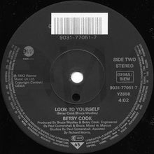 Carica l'immagine nel visualizzatore di Gallery, Betsy Cook : How Can I Believe? (7", Single)