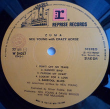 Carica l'immagine nel visualizzatore di Gallery, Neil Young With Crazy Horse : Zuma (LP, Album, Gat)