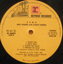 Carica l'immagine nel visualizzatore di Gallery, Neil Young With Crazy Horse : Zuma (LP, Album, Gat)