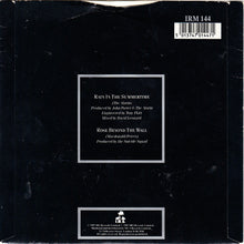 Carica l'immagine nel visualizzatore di Gallery, The Alarm : Rain In The Summertime (7", Single)