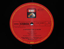 Carica l'immagine nel visualizzatore di Gallery, Itzhak Perlman, André Previn, Shelly Manne, Jim Hall, Red Mitchell : A Different Kind Of Blues (LP)