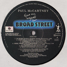Carica l'immagine nel visualizzatore di Gallery, Paul McCartney : Give My Regards To Broad Street (LP, Album, Gat)