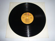 Carica l'immagine nel visualizzatore di Gallery, Neil Young : Comes A Time (LP, Album)