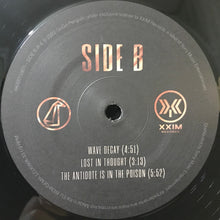 Carica l'immagine nel visualizzatore di Gallery, GoGo Penguin : Between Two Waves (12", EP, Bla)