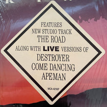 Carica l'immagine nel visualizzatore di Gallery, The Kinks : The Road (LP, Album)