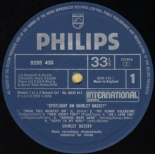 Carica l'immagine nel visualizzatore di Gallery, Shirley Bassey : Spotlight On Shirley Bassey (2xLP, Comp)