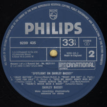 Carica l'immagine nel visualizzatore di Gallery, Shirley Bassey : Spotlight On Shirley Bassey (2xLP, Comp)