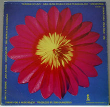 Carica l'immagine nel visualizzatore di Gallery, The B-52's : Bouncing Off The Satellites (LP, Album)
