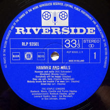 Carica l'immagine nel visualizzatore di Gallery, The Staple Singers : Hammer And Nails (LP, Album)