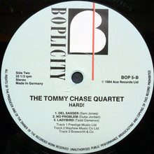 Carica l'immagine nel visualizzatore di Gallery, Tommy Chase Quartet Featuring Alan Barnes, Nick Weldon, Andrew Cleyndert : Hard! (LP)