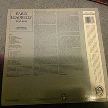 Carica l'immagine nel visualizzatore di Gallery, Leadbelly Narrated By: Woody Guthrie : Good Mornin' Blues (Early Leadbelly 1935-1940) (LP, Comp, RE)
