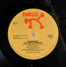 Carica l'immagine nel visualizzatore di Gallery, Count Basie Orchestra : "88 Basie Street" (LP, Album)