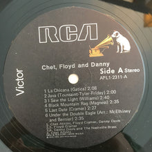 Carica l'immagine nel visualizzatore di Gallery, Chet Atkins, Floyd Cramer, Danny Davis (4) : Chet, Floyd And Danny (LP)