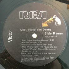 Carica l'immagine nel visualizzatore di Gallery, Chet Atkins, Floyd Cramer, Danny Davis (4) : Chet, Floyd And Danny (LP)