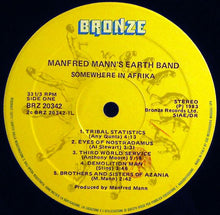 Carica l'immagine nel visualizzatore di Gallery, Manfred Mann's Earth Band : Somewhere In Afrika (LP, Album)