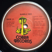 Carica l'immagine nel visualizzatore di Gallery, Bumble Bee (7) : Bumble Bee (LP, Album)