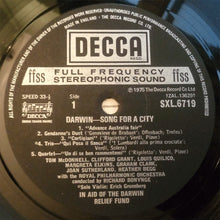 Carica l'immagine nel visualizzatore di Gallery, Joan Sutherland, Heather Begg, Margreta Elkins, Graham Clark (2), Clifford Grant, Tom McDonnell, Louis Quilico, Royal Philharmonic Orchestra, Richard Bonynge : Darwin-Song For A City (LP)