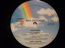 Carica l'immagine nel visualizzatore di Gallery, Larry Carlton : Discovery (LP, Album)