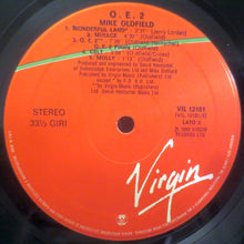 Carica l'immagine nel visualizzatore di Gallery, Mike Oldfield : QE2 (LP, Album)