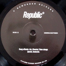 Carica l'immagine nel visualizzatore di Gallery, New Order : Republic (LP, Album, RE, RM, 180)