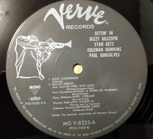 Carica l'immagine nel visualizzatore di Gallery, Stan Getz, Dizzy Gillespie, Coleman Hawkins, Paul Gonsalves, Wynton Kelly, J.C. Heard, Wendell Marshall : Sittin' In (LP, Album, Mono, RE)