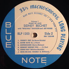 Carica l'immagine nel visualizzatore di Gallery, Sidney Bechet With Wild Bill Davison And Art Hodes : Giant Of Jazz (Volume 1) (LP, Album, Mono, RP)