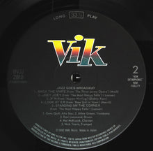 Carica l'immagine nel visualizzatore di Gallery, Art Farmer, Nick Travis, Urbie Green, Hal McKusick, Gene Quill, Zoot Sims, Al Cohn, Elliot Lawrence, Chubby Jackson, Don Lamond : Jazz Goes Broadway (LP, Album, RE)