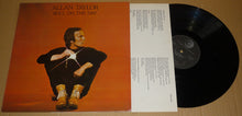 Carica l&#39;immagine nel visualizzatore di Gallery, Allan Taylor : Roll On The Day (LP, Album)
