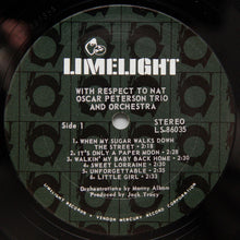 Carica l&#39;immagine nel visualizzatore di Gallery, The Oscar Peterson Trio : With Respect To Nat (LP, Album, Ter)
