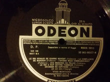 Carica l&#39;immagine nel visualizzatore di Gallery, Yves Montand : Chansons Populaires De France (LP, RE)
