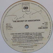 Carica l&#39;immagine nel visualizzatore di Gallery, Paul Young : The Secret Of Association (LP, Album)

