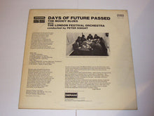Carica l&#39;immagine nel visualizzatore di Gallery, The Moody Blues With The London Festival Orchestra Conducted By Peter Knight (5) : Days Of Future Passed (LP, Album)
