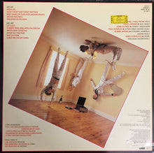 Carica l&#39;immagine nel visualizzatore di Gallery, Modern Romance : Trick Of The Light (LP, Album, RE)
