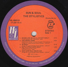 Carica l&#39;immagine nel visualizzatore di Gallery, The Stylistics : Sun &amp; Soul (LP, Album)
