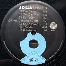 Carica l'immagine nel visualizzatore di Gallery, J Dilla : Donuts (2x12", Album, RE)
