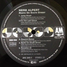 Carica l&#39;immagine nel visualizzatore di Gallery, Herb Alpert : North On South St. (LP, Album)
