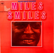 Carica l&#39;immagine nel visualizzatore di Gallery, The Miles Davis Quintet : Miles Smiles (LP, Album)
