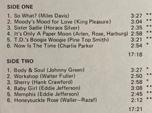 Carica l'immagine nel visualizzatore di Gallery, Eddie Jefferson : The Jazz Singer (Vocal Improvisations On Famous Jazz Solos) (LP, Blu)
