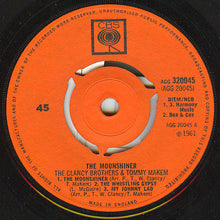 Carica l&#39;immagine nel visualizzatore di Gallery, The Clancy Brothers &amp; Tommy Makem : The Moonshiner (7&quot;, EP)
