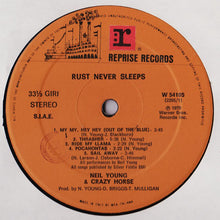 Carica l&#39;immagine nel visualizzatore di Gallery, Neil Young &amp; Crazy Horse : Rust Never Sleeps (LP, Album)
