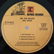Carica l&#39;immagine nel visualizzatore di Gallery, Neil Young : On The Beach (LP, Album)
