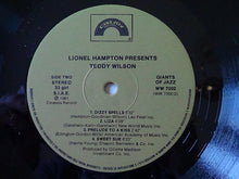Carica l'immagine nel visualizzatore di Gallery, Teddy Wilson : Lionel Hampton Presents: Teddy Wilson (LP, Album)
