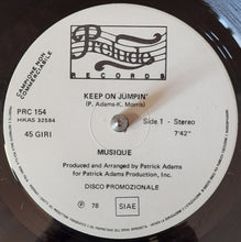Carica l'immagine nel visualizzatore di Gallery, Musique : Keep On Jumpin' / In The Bush (12", Promo)
